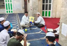 Lagi, Paman Birin Berkeliling Tadarus di Masjid dan Mushola di Cempaka