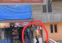 Pria Acungkan Parang di Jalan Berujung Dihakimi Warga