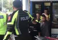 Dua Pria Diamankan Polisi Diduga Pengendara Brio Merah