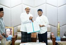 Pemkab Banjar Serahkan Dana Hibah Rp 6 Miliar Lebih untuk Pilkada 2024