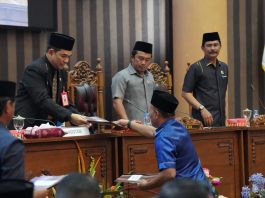 Paripurna Perdana Usai Pemilu, DPRD Tanbu Bersama Eksekutif Bahas Raperda Penyelenggaraan Ketenagakerjaan dan Hukum Adat