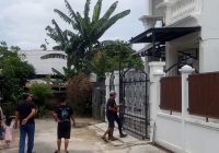 Hingga Minggu Petang, Korban Investasi Bodong Terus Berdatangan ke Rumah Istri Polisi Ini