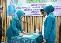Hj Wahyu Windarti Lantik Lima Ketua TP PKK Kecamatan di Tanah Bumbu