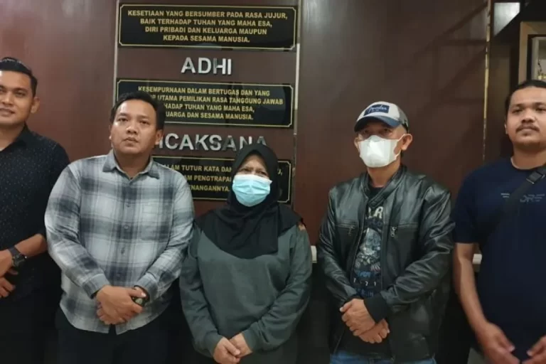 Kejaksaan Tangkap Pelaku Penipuan Dengan Modus Investasi Emas Milyaran Rupiah