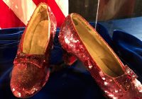 Inilah Maling Sandal Paling Viral Karena Yang Dicurinya Bukan Sandal Sembarangan