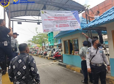 Pungli Parkir di Pasar Sudimampir, UPTD Parkir Pasang Spanduk