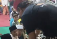 Viral Jemaah Sholat Tarawih Diberi Rp 50 Ribu