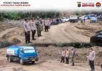 Polsek Mantewe Gelar Patroli dan Pengaturan di Lokasi Longsor Desa Gunung Raya Tanah Bumbu