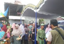 Ratusan Kilogram Sembako Ludes Diserbu Warga Desa Pandak Daun di Pasar Murah Ramadhan Pemkab Banjar