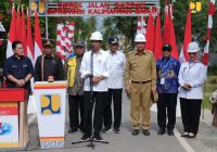 Perlancar Mobilitas Warga, Presiden Jokowi Resmikan 24 Ruas Jalan Daerah di Kalbar