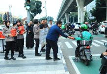 Begini Keseruan Sinergi Div Humas Polri dan Media Dalam Berbagi Takjil Gratis