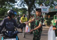 Kodim 1006/Banjar Bagi-Bagi Takjil Gratis