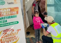 Lazismu Bagikan Ribuan Paket Berbuka Puasa untuk Rakyat Palestina