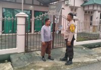 Bhabinkamtibmas Polresta Banjarmasin Patroli di Rumah Kosong yang Ditinggal Mudik