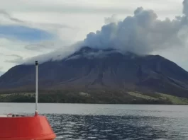 BNPB Sebut Udara Sekitar Gunung Ruang Mengandung Belerang