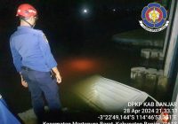 Mobil Tercebur di Irigasi Sungai Batang, Hampir Tenggelam dan Lampu Masih Menyala