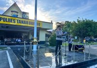 Kapolres Tanah Bumbu Bacakan Amanat Kapolri di Apel Gelar Pasukan Operasi Ketupat Intan 2024