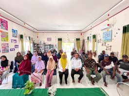 Nenek Salehah Ucap Syukur Terima Zakat Tunai dari ASFA, Kali Ini Sasaran Warga Miskin dan Mualaf di Pagatan