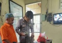 Jaga Keamanan dan Cegah Hal Tak Diinginkan Polres Tabalong Periksa Barang Titipan Pembezuk Rutan