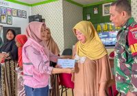 Semangat Hari Kartini, Srikandi PLN dan YBM UIP3B Kalimantan Salurkan Bantuan Kepada Muslimah Tangguh