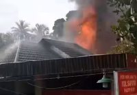 Warung Penjual Bensin Eceran di Desa Bakarung HSS Terbakar