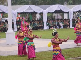 Tarian "Arai Bajapin" di HUT Balangan Ke-21 Pukau Hadirin