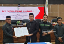 DPRD Balangan Sampaikan Pemandangan Umum 2 Raperda yang Diajukan Bupati Abdul Hadi