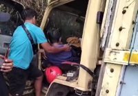 Truk Terperosok, Sopir Terjepit di Gambut