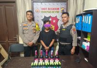 Polres Kotabaru Sita Puluhan Miras dari Pelaku MR di Pulau Laut Utara