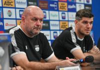 Bojan Hodak Pantau Dua Pemain Persib yang Absen di Pemusatan Latihan di Thailand