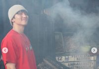 Ji Chang Wook Posting Foto Jalan-jalan Hingga Pose Dekat Penjual Satai di Jakarta