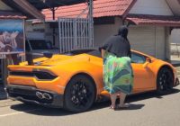 Viral Wanita Berdaster di Kandangan Pakai Lamborghini