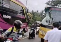 Kecelakaan di Sungai Raya Bus vs Mobil Box
