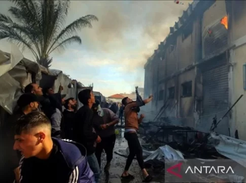 Pemerintah Kutuk Keras Israel Bakar Markas UNRWA