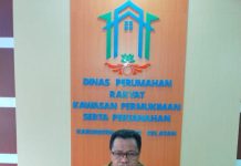 Pemkab Barsel Serah Terima Buku Tabungan dan Rehabilitasi Rumah Korban Bencana