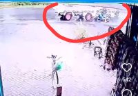 Rekaman CCTV Tabrakan Pikap vs Honda Brio di Jalan Trans Kalimantan