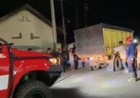DPKP Banjar Evakuasi Truk yang Ringsek di Mandiangin