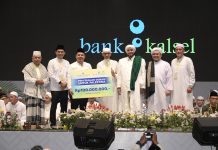 Bank Kalsel Serahkan Donasi untuk Palestina Rp 100 Juta