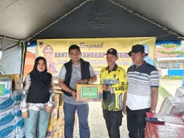 Dinas Sosial Tanah Bumbu Salurkan Bantuan Kepada Korban Banjir di Satui dan Sungai Loban, Serta Dirikan Dapur Umum