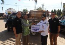 Bank Kalsel Serahkan CSR untuk Masyarakat Kabupaten Tala