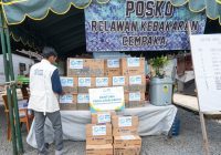 Srikandi PLN Salurkan Bantukan Kepada Korban Kebakaran di Kelurahan Cempaka Banjarbaru