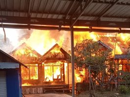 Api Berkobar Hanguskan Bangunan di Belakang Pasar Ikan Desa Telaga Itar Kelua