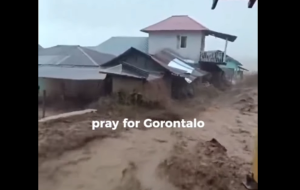 Banjir dan longsor menerjang Kecamatan Suwawa Timur, Kabupaten Bone Bolango, Gorontalo. (wartabanjar.com - Ist. @net2netnews2022)