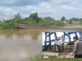 Jembatan Gantung di Desa Teluk Mesjid Kabupaten Hulu Sungai Utara Roboh