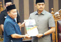 DPRD Tanah Bumbu Sampaikan 2 Raperda Inisiatif tentang Pengembangan Kewirausahaan dan Pengawasan Produk Halal