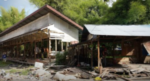 Lapak PKL di Pasar Keramat Barabai, Kabupaten Hulu Sungai Tengah, dibongkar untuk menertibkan lokasi pasar oleh Pemkab. (wartabanjar.com - Ist. Satpol PP Damkar HST)