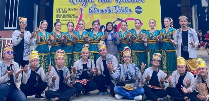 Tim Tanah Bumbu berhasil meraih 3 nominasi Festival Karya Tari Daerah Se-Kalimantan Selatan Ke-31 Tahun 2024. (wartabanjar.com - Ist. MC Tanbu)