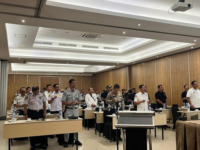 Dishub Kalsel sosialisasi tertib berlalu lintas mengundang sopir truk dan angkutan barang. (wartabanjar.com - Ist. Pemprov Kalsel)