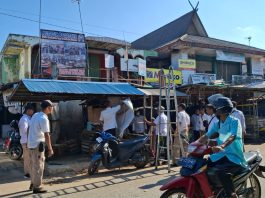 Perumda Pasar Bauntung Batuah Tertibkan Lapak Pedagang di Pasar Martapura