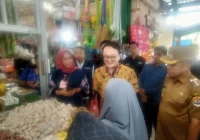 Pantau Harga di Pasar Tenguyun, Wamendag Temukan Kenyataan Harganya Begini